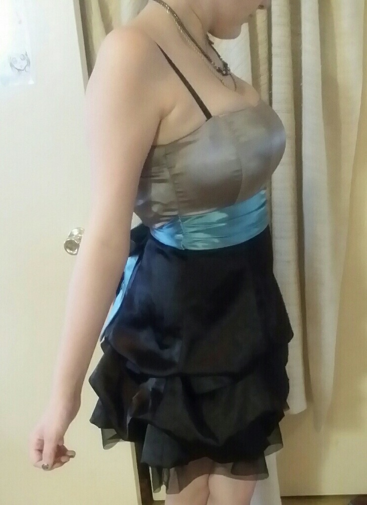 Prom dress - Picture 4 of 5